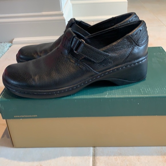 Clarks Shoes - Clarks Styx – Women’s 7M – Black Leather Clogs